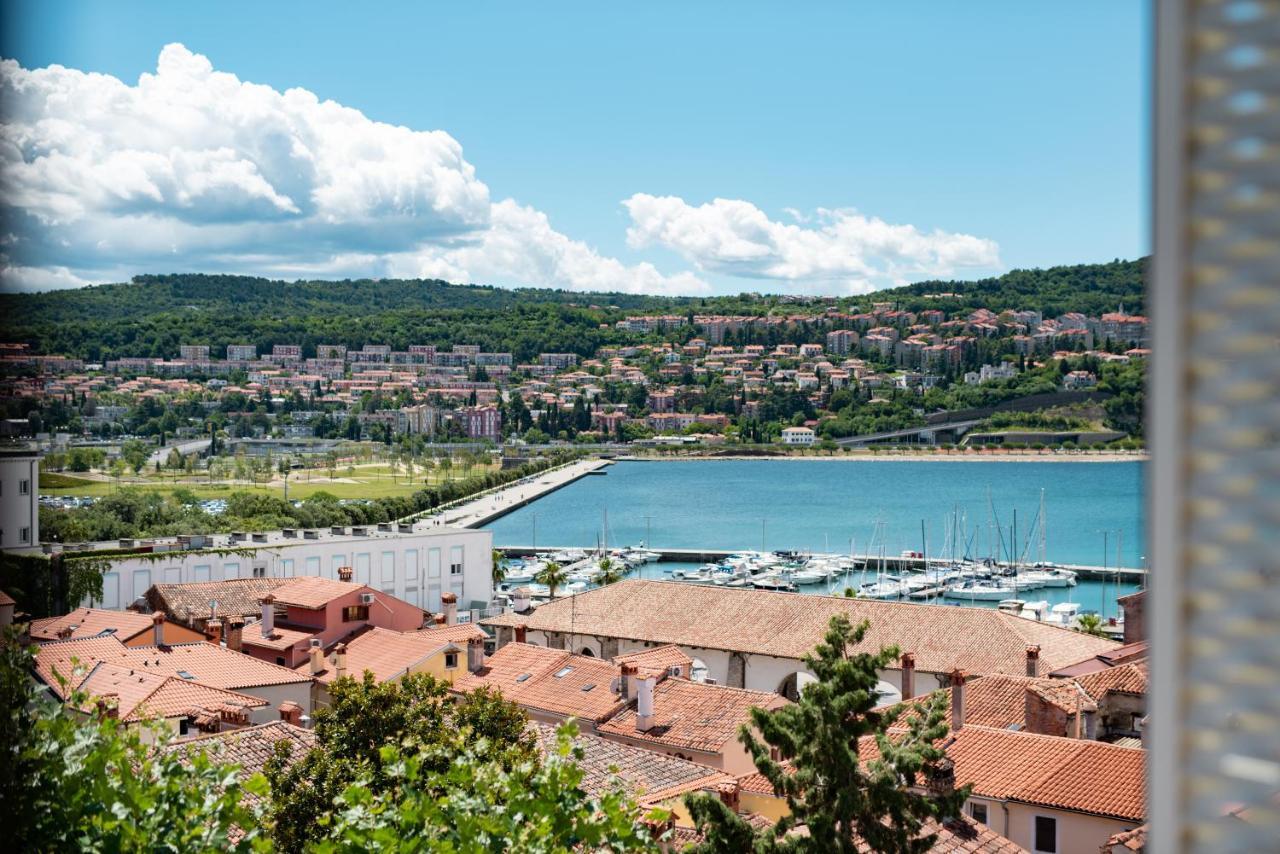 Koper Seaside Residence Bagian luar foto
