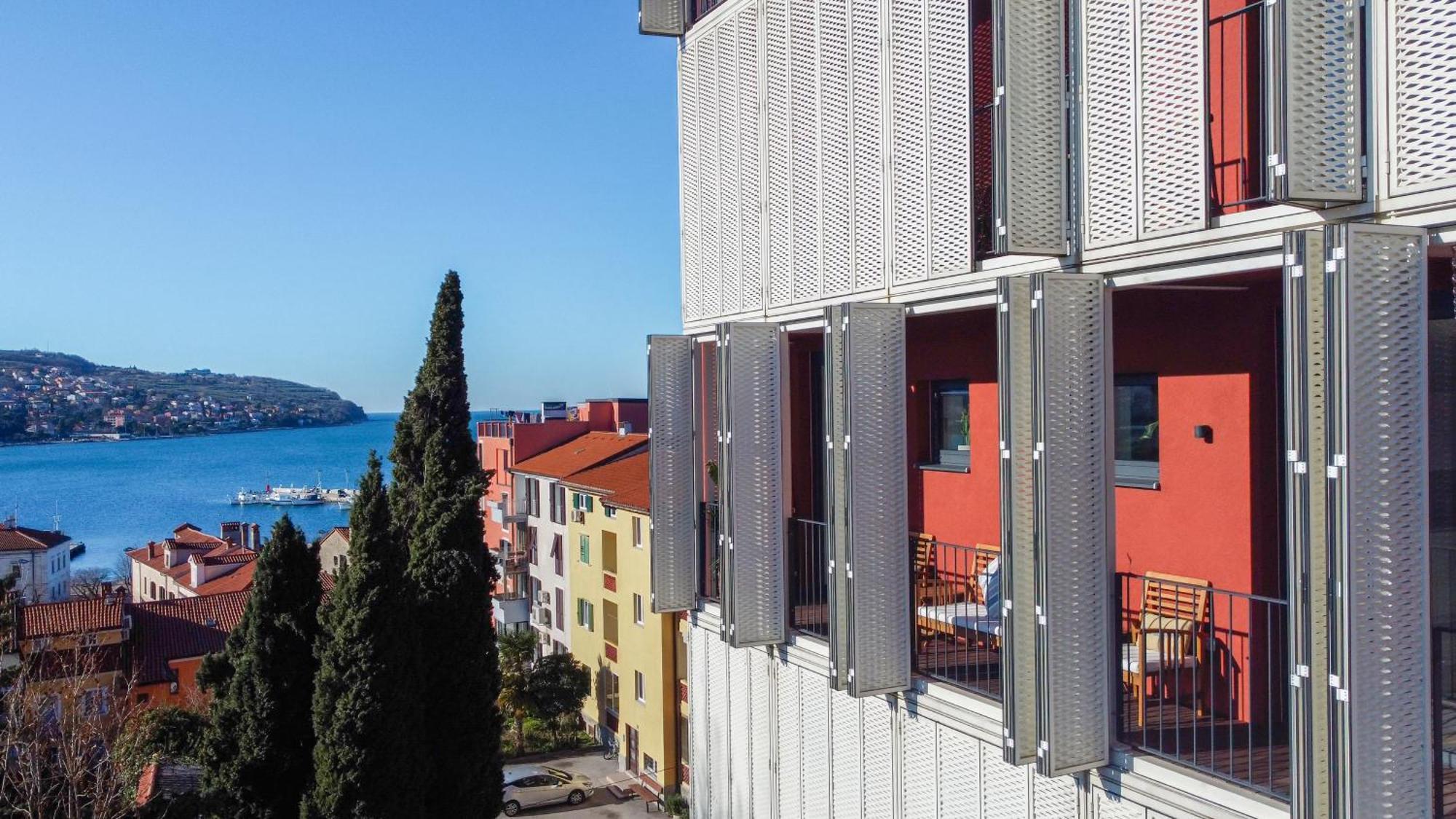 Koper Seaside Residence Bagian luar foto